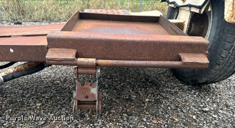 image for item MU9935 1999 Master Tow car dolly