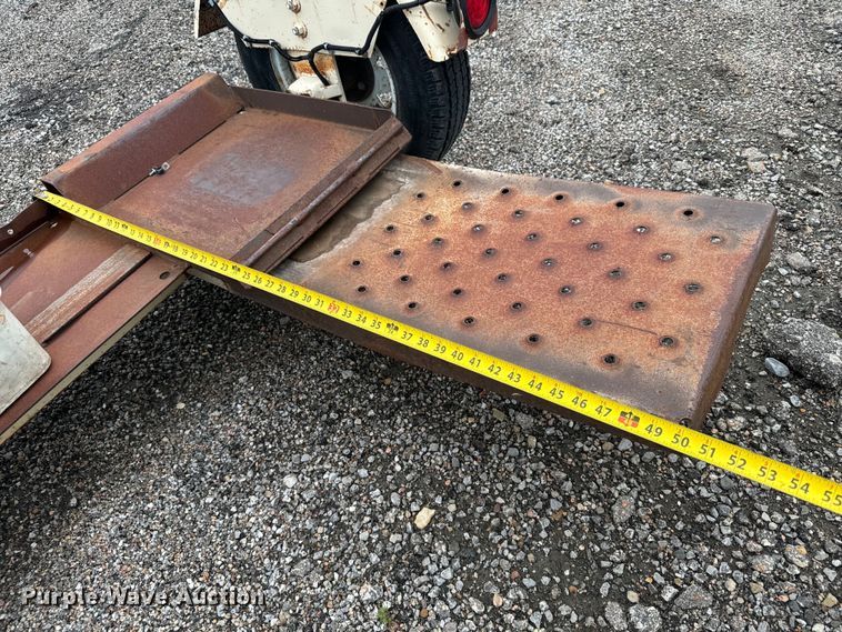 image for item MU9935 1999 Master Tow car dolly