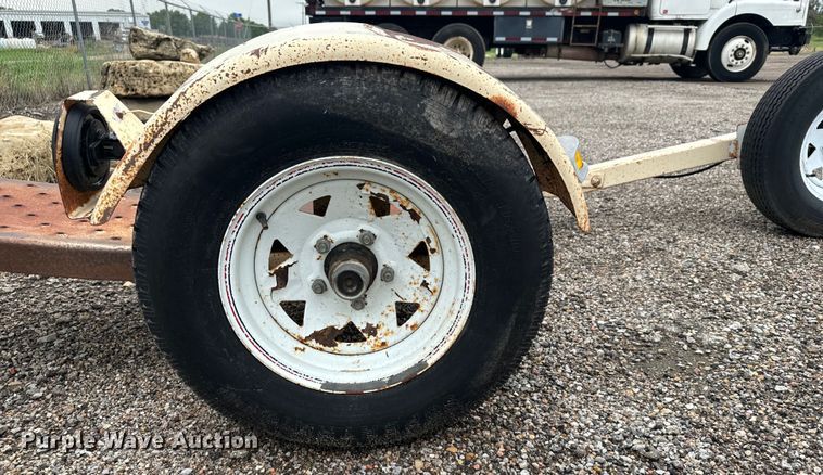 image for item MU9935 1999 Master Tow car dolly