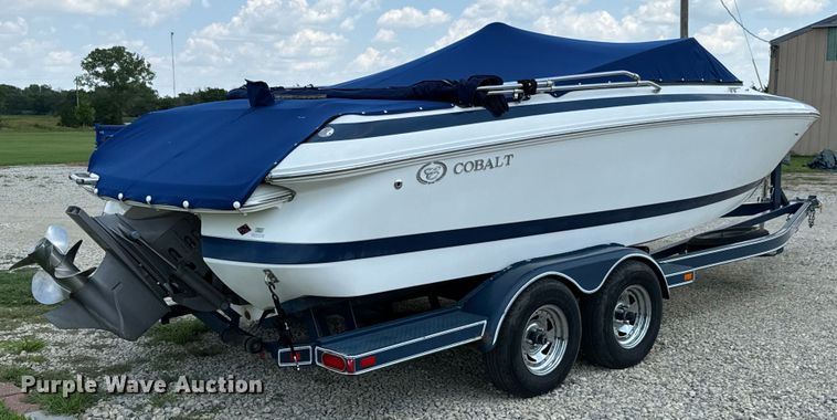 image for item MU9956 2002 Cobalt 226 boat