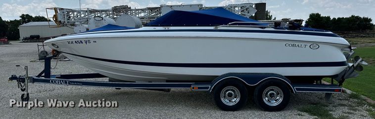 image for item MU9956 2002 Cobalt 226 boat