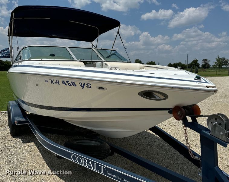 image for item MU9956 2002 Cobalt 226 boat