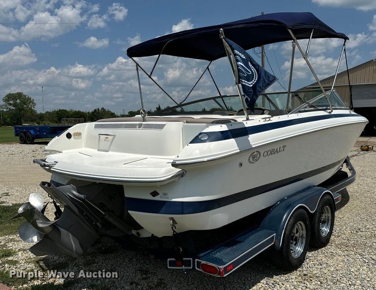 image for item MU9956 2002 Cobalt 226 boat