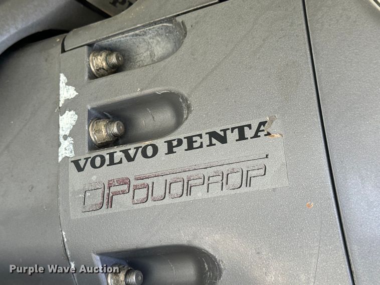 image for item MU9956 2002 Cobalt 226 boat