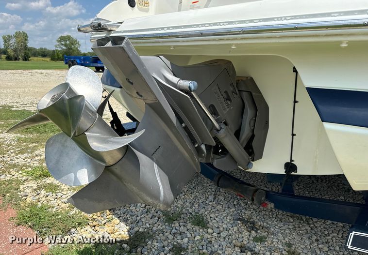 image for item MU9956 2002 Cobalt 226 boat