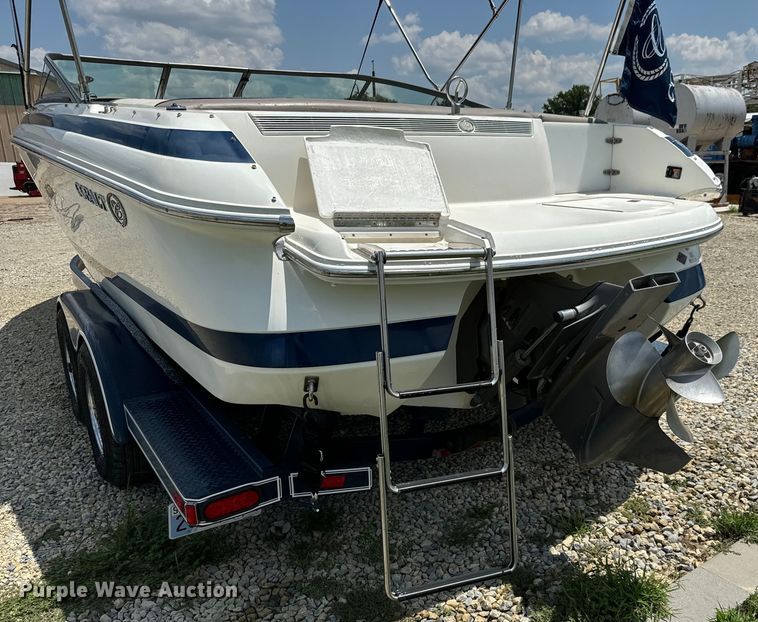 image for item MU9956 2002 Cobalt 226 boat