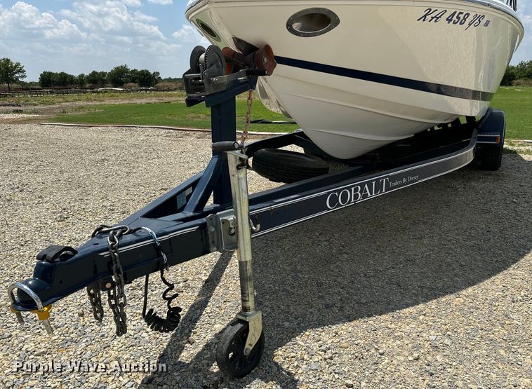 image for item MU9956 2002 Cobalt 226 boat