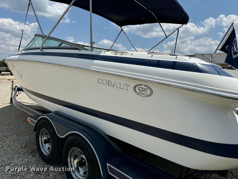 image for item MU9956 2002 Cobalt 226 boat