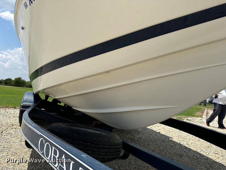image for item MU9956 2002 Cobalt 226 boat