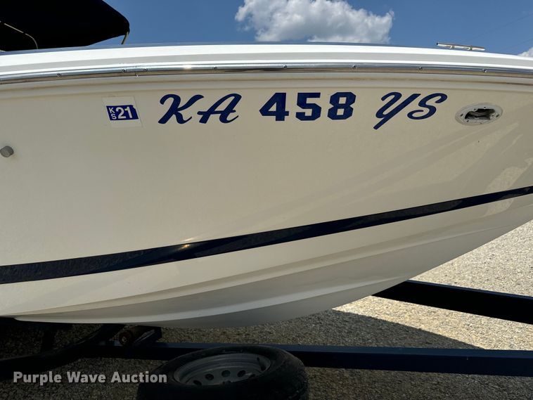 image for item MU9956 2002 Cobalt 226 boat