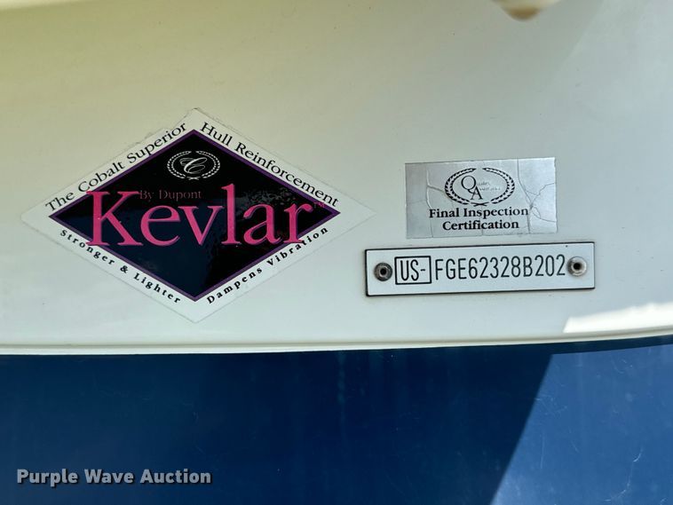 image for item MU9956 2002 Cobalt 226 boat