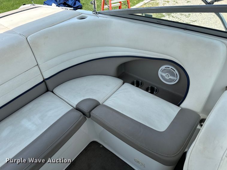 image for item MU9956 2002 Cobalt 226 boat