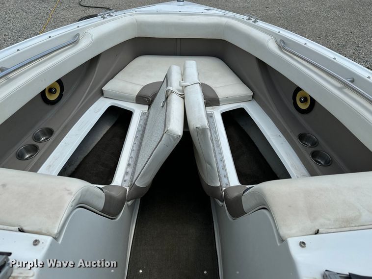 image for item MU9956 2002 Cobalt 226 boat