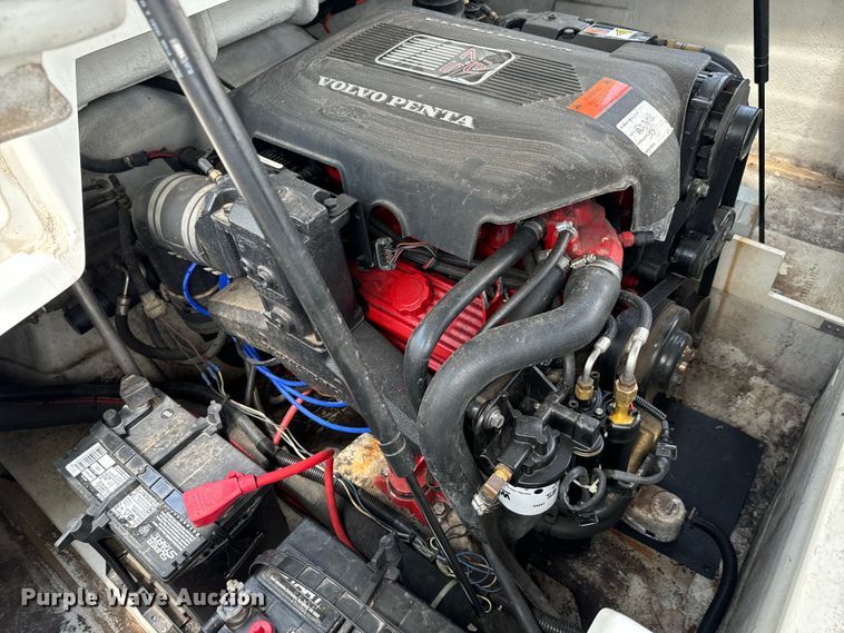 image for item MU9956 2002 Cobalt 226 boat