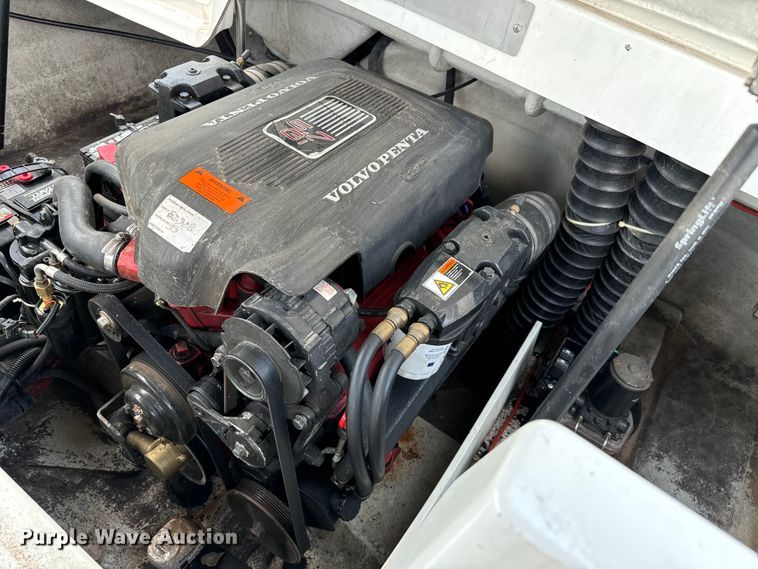 image for item MU9956 2002 Cobalt 226 boat