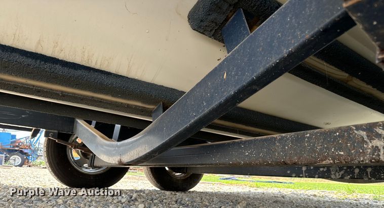 image for item MU9956 2002 Cobalt 226 boat