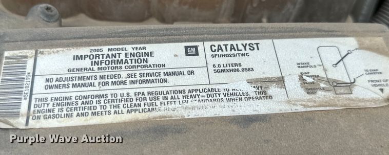 image for item MU9992 2005 Chevrolet  Silverado 2500HD Ext. Cab utility bed pickup truck