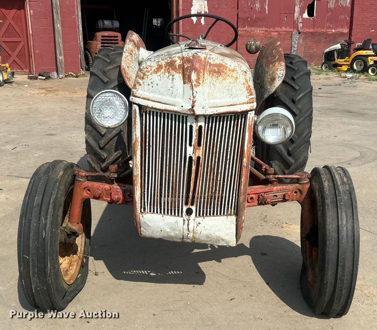 image for item NB9434 Ford F8N tractor