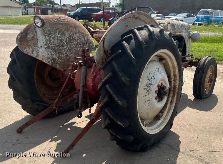 image for item NB9434 Ford F8N tractor