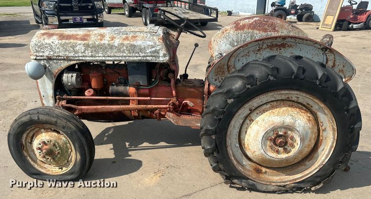 image for item NB9434 Ford F8N tractor