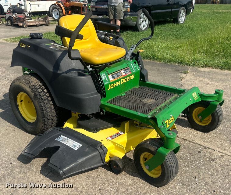 image for item NB9435 2012 John Deere  Z425 ZTR lawn mower