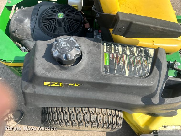 image for item NB9435 2012 John Deere  Z425 ZTR lawn mower