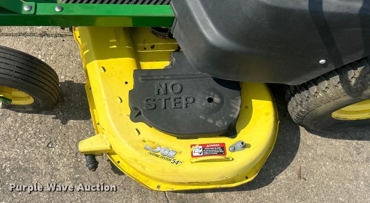 image for item NB9435 2012 John Deere  Z425 ZTR lawn mower