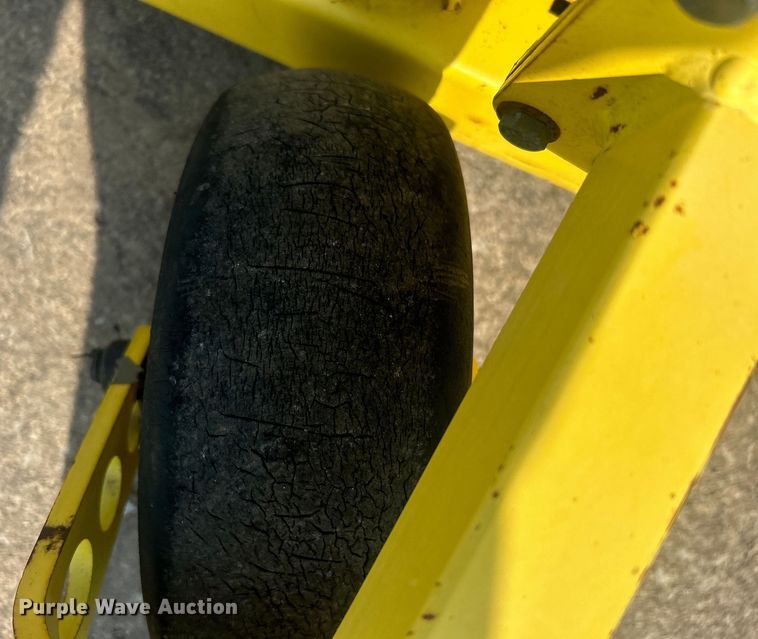 image for item NB9443 Great Dane GDSSZ17KAE ZTR lawn mower