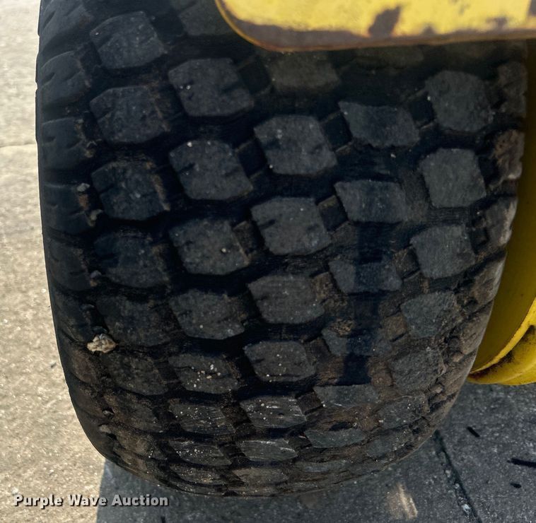 image for item NB9443 Great Dane GDSSZ17KAE ZTR lawn mower