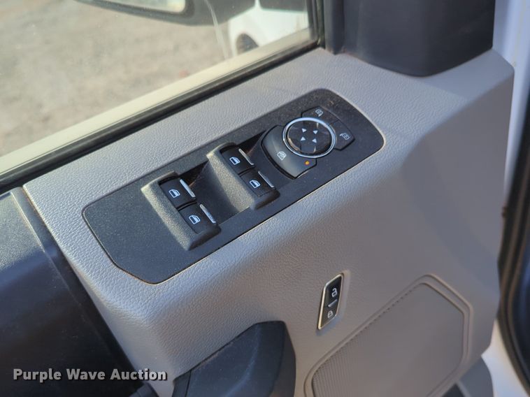 image for item NG9300 2019 Ford F150 SuperCrew pickup truck