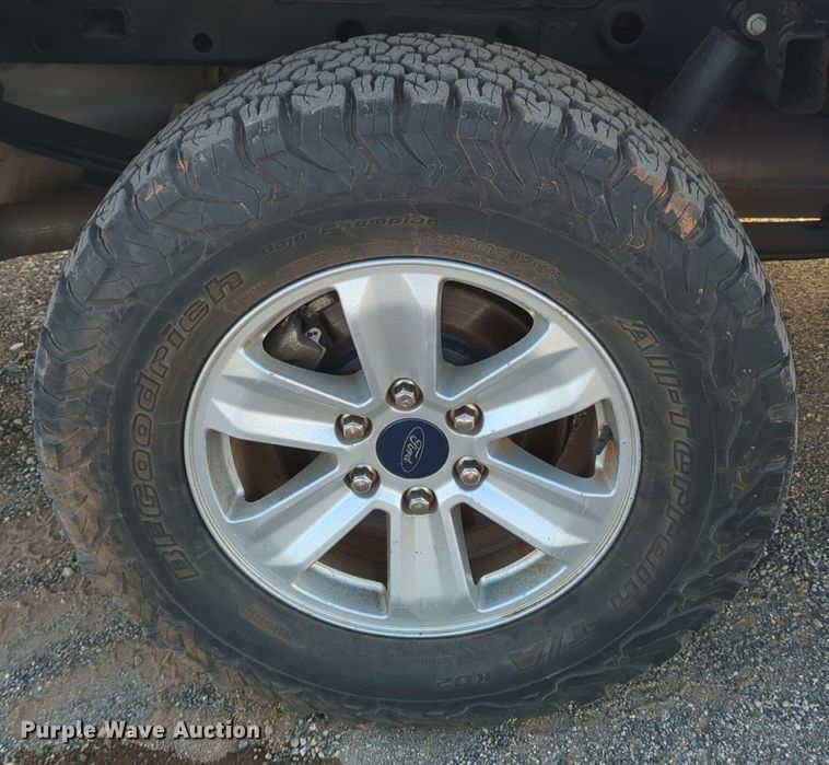 image for item NG9300 2019 Ford F150 SuperCrew pickup truck