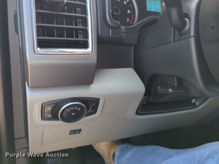 image for item NG9302 2015 Ford F150 SuperCrew pickup truck