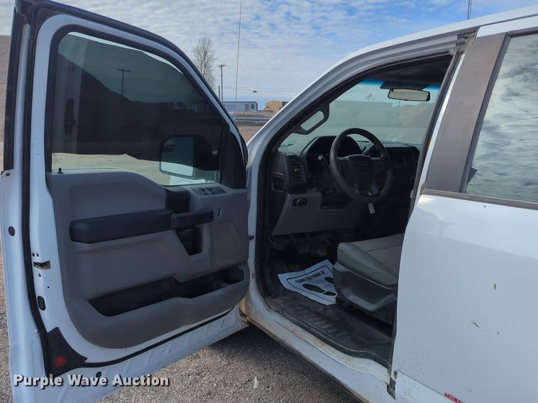 image for item NG9303 2016 Ford F150 SuperCab pickup truck