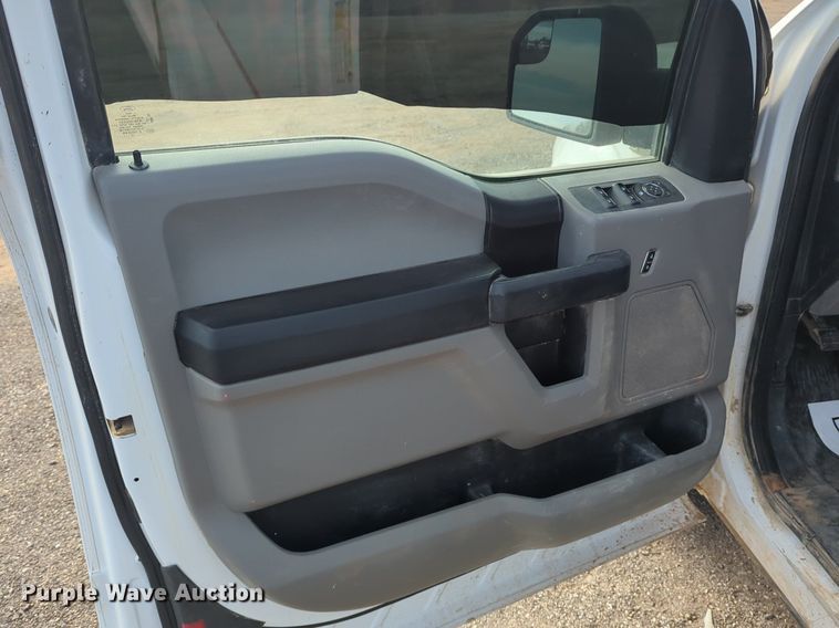 image for item NG9303 2016 Ford F150 SuperCab pickup truck