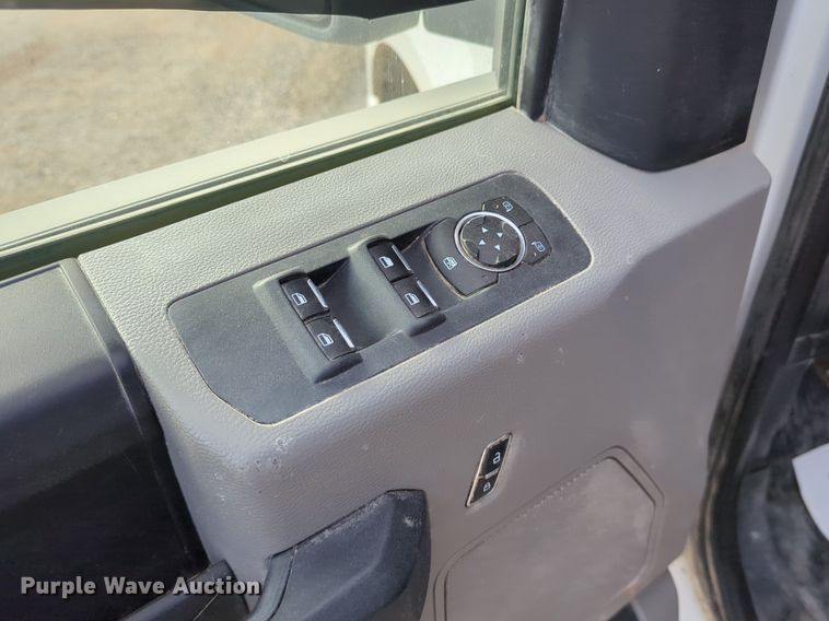 image for item NG9303 2016 Ford F150 SuperCab pickup truck