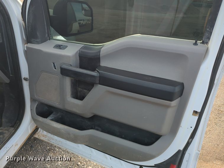 image for item NG9303 2016 Ford F150 SuperCab pickup truck