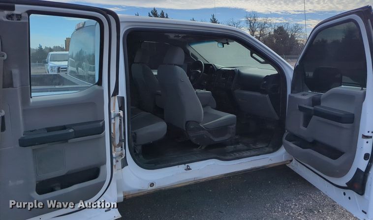 image for item NG9303 2016 Ford F150 SuperCab pickup truck