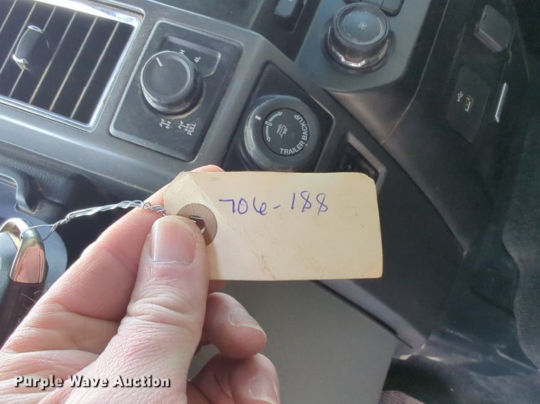 image for item NG9304 2016 Ford F150 SuperCrew pickup truck