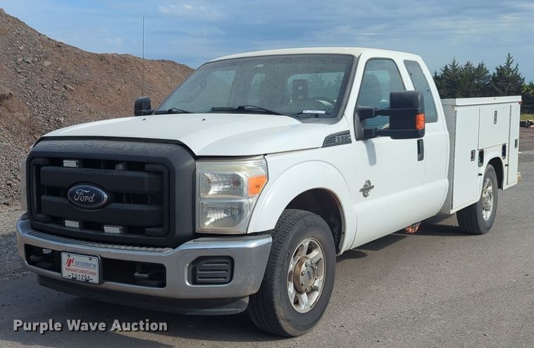 image for item NG9912 2014 Ford  F250 Super Duty  SuperCab utility bed pickup truck