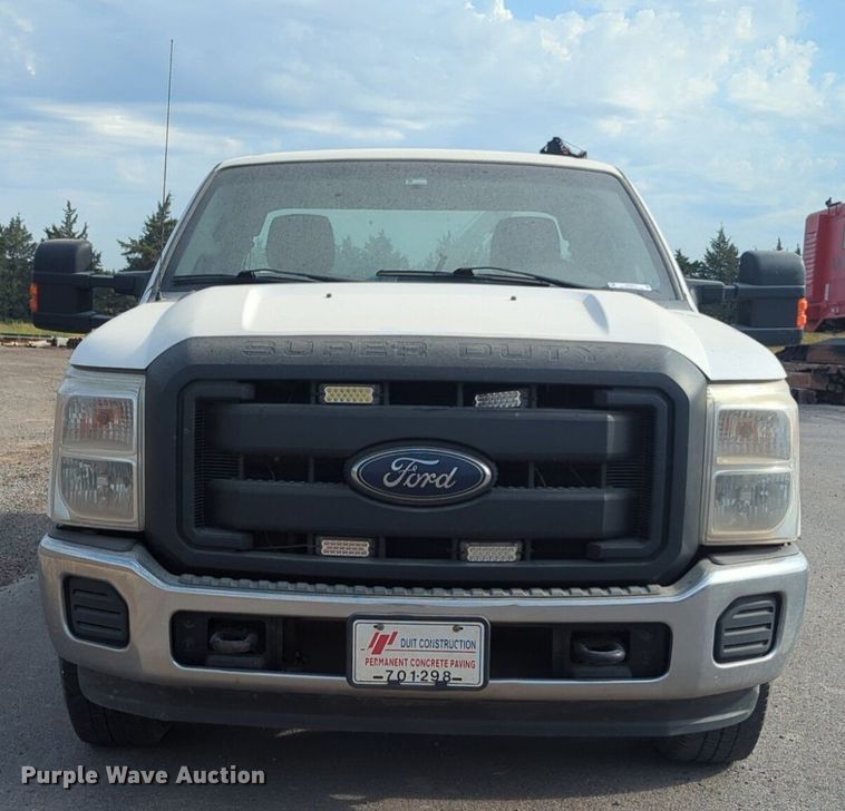 image for item NG9912 2014 Ford  F250 Super Duty  SuperCab utility bed pickup truck