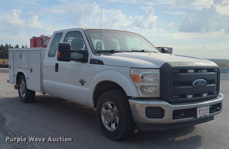 image for item NG9912 2014 Ford  F250 Super Duty  SuperCab utility bed pickup truck