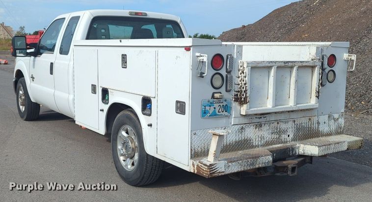 image for item NG9912 2014 Ford  F250 Super Duty  SuperCab utility bed pickup truck