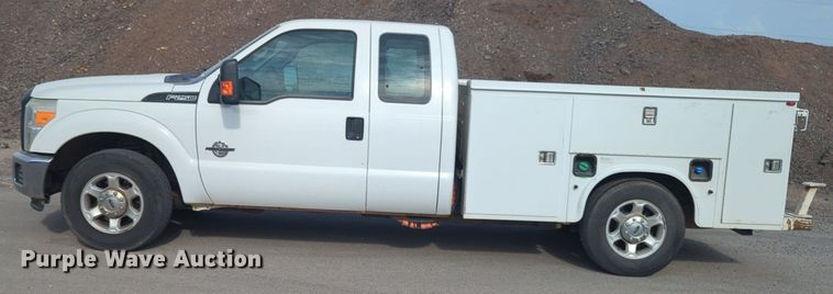 image for item NG9912 2014 Ford  F250 Super Duty  SuperCab utility bed pickup truck