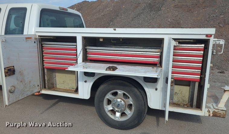 image for item NG9912 2014 Ford  F250 Super Duty  SuperCab utility bed pickup truck