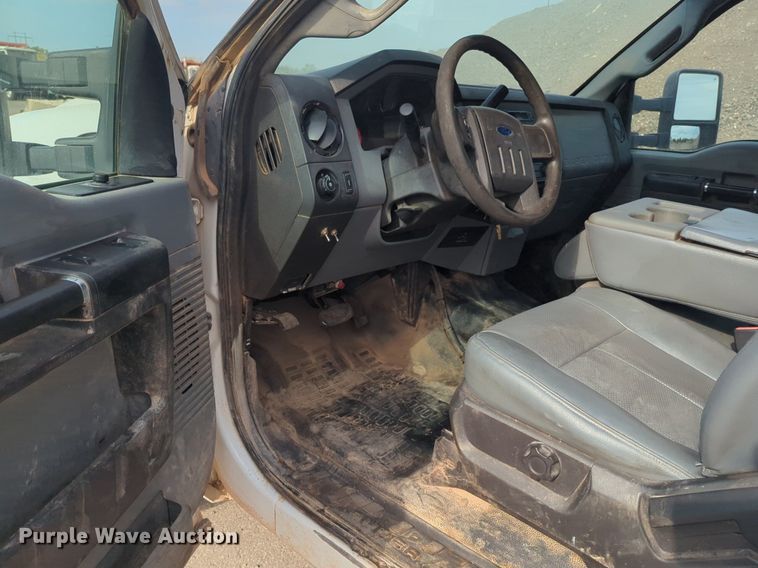 image for item NG9912 2014 Ford  F250 Super Duty  SuperCab utility bed pickup truck