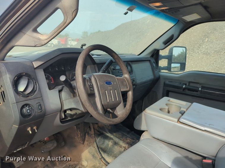 image for item NG9912 2014 Ford  F250 Super Duty  SuperCab utility bed pickup truck