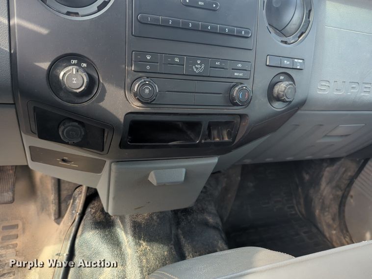 image for item NG9912 2014 Ford  F250 Super Duty  SuperCab utility bed pickup truck