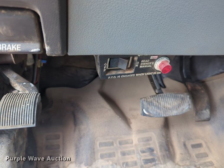 image for item NG9912 2014 Ford  F250 Super Duty  SuperCab utility bed pickup truck