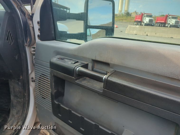 image for item NG9912 2014 Ford  F250 Super Duty  SuperCab utility bed pickup truck