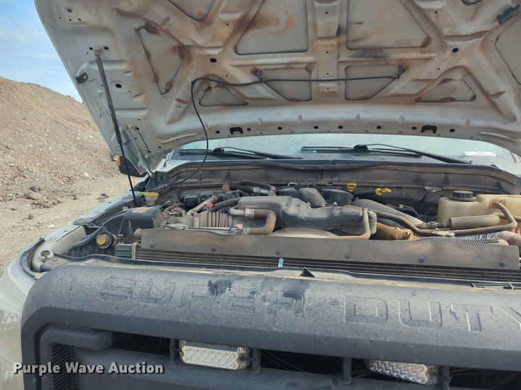 image for item NG9912 2014 Ford  F250 Super Duty  SuperCab utility bed pickup truck